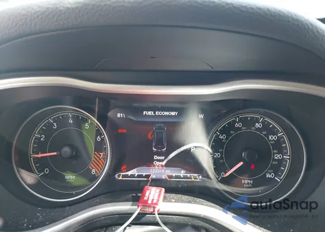 2014 Jeep Cherokee Trailhawk z USA, uszkodzony, nr VIN 1C4PJMBS6EW192840